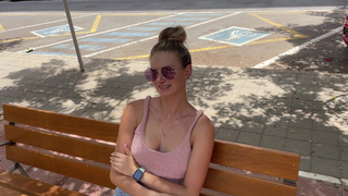 Вообще-то я незнакомцам не даю, но ты ловко развел на секс меня, молодец!