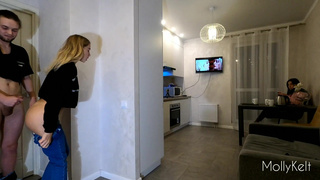 А не нужно ебальничком щёлкать: Молли Кельт трахнула мужа подруги, пока та в телефоне сидела