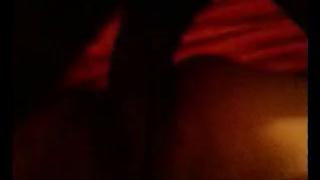 Муж крупным планом снимает, как трахает жену